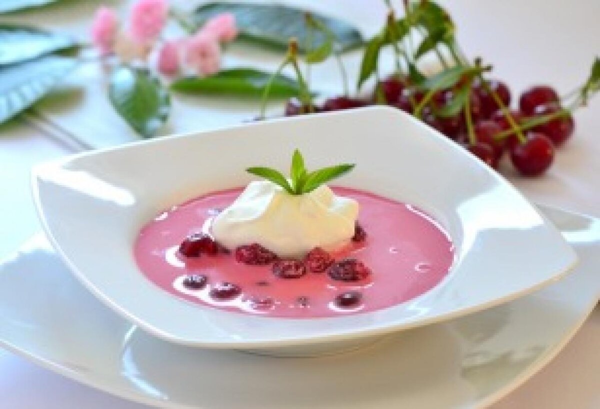 photo: hideg meggyleves