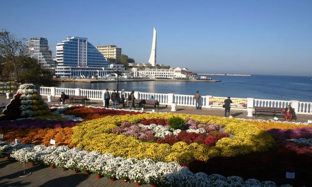 Один из фрагментов Набережной города Севастополя