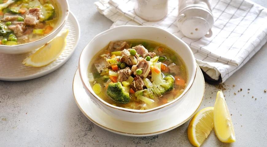 Больше рецептов мясных супов см. на www.gastronom.ru