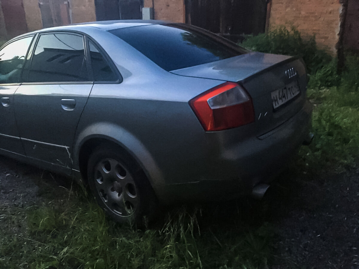 Больше всего фото было с задней части авто