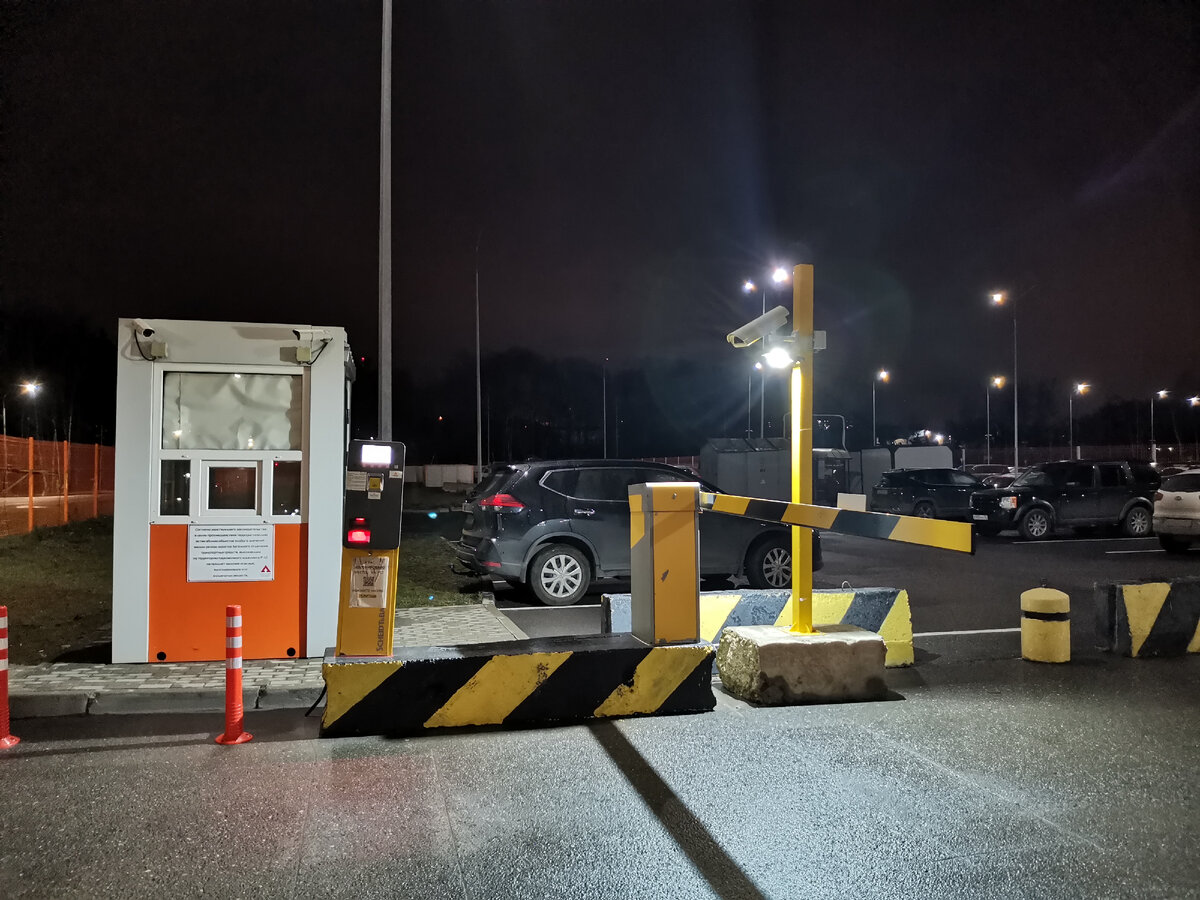 Въезд на парковку 