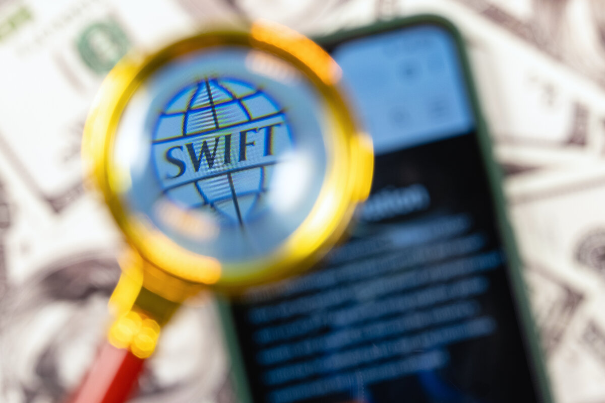 Нейросеть swift. Система свифт. свифт платежная система. санкции отключение swift. отключение российских банков от swift.
