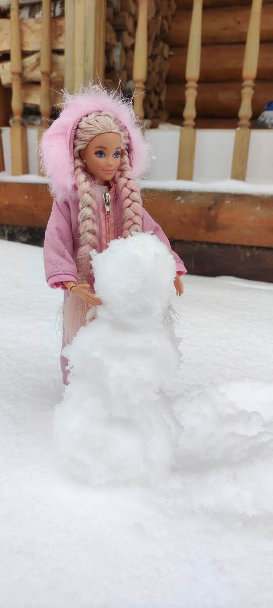 Первый снеговик в уходящем 2021