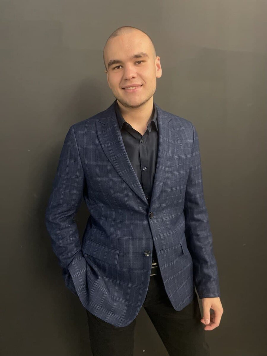 Ваш покорный слуга, Данил Владимирович :)