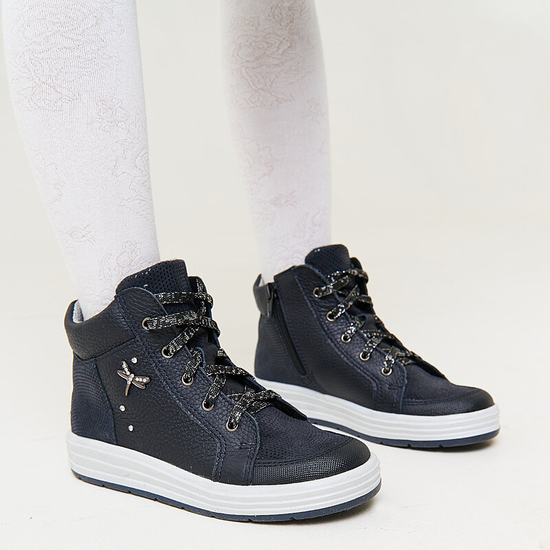 На фото модель 1390, заказать со скидкой можно на сайте shoeslel.com 