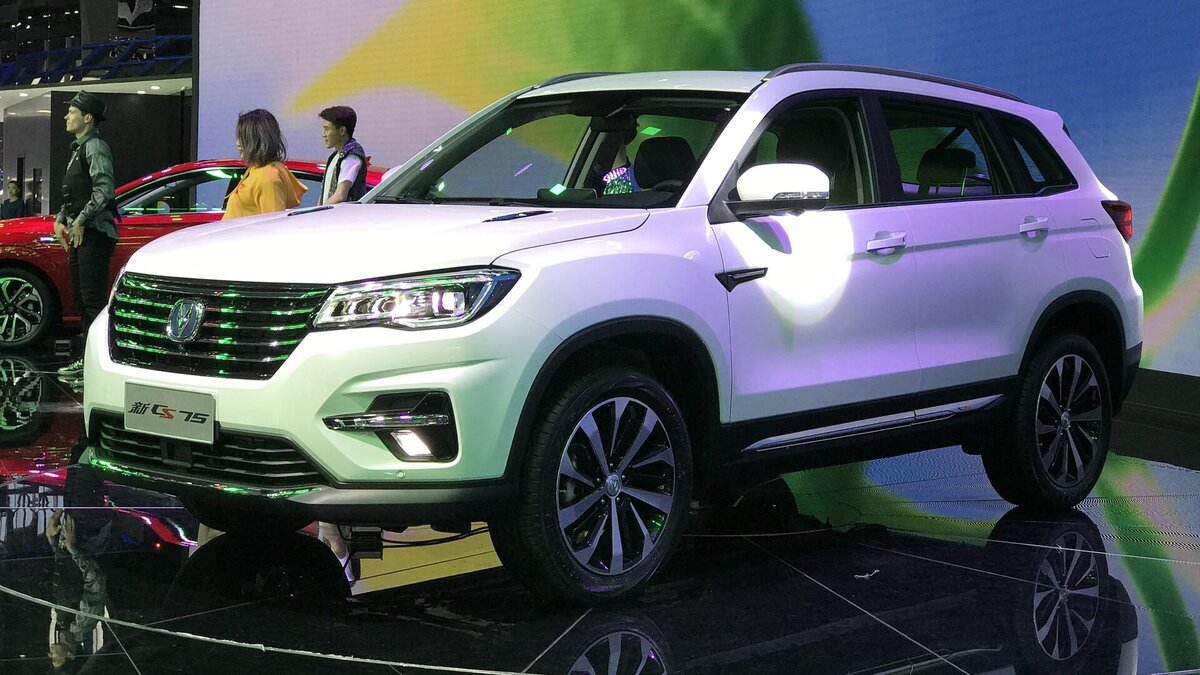    Changan CS75 FL. Фото Jengtingchen (CC)