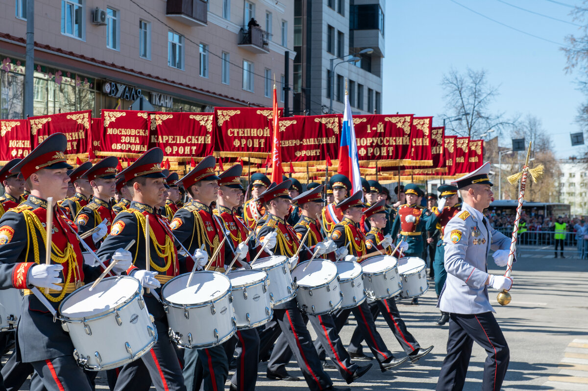 Парад 9 мая. Парад 9 мая фото.