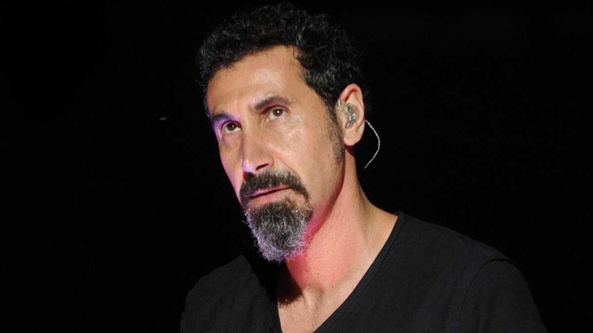 Serj tankian justice will shine on. Серж Танкян. Серж Танкян молодой. Серж Танкян в молодости. Солист SOAD.