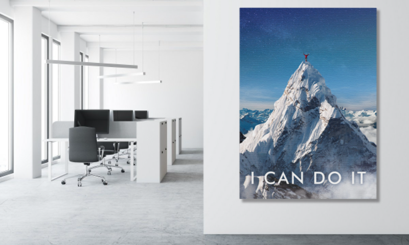 Мотивационный арт «I can do it» в офисе. Источник: https://mymoneyart.ru/blog/kak-vybrat-kartinu-dlya-ofisa/