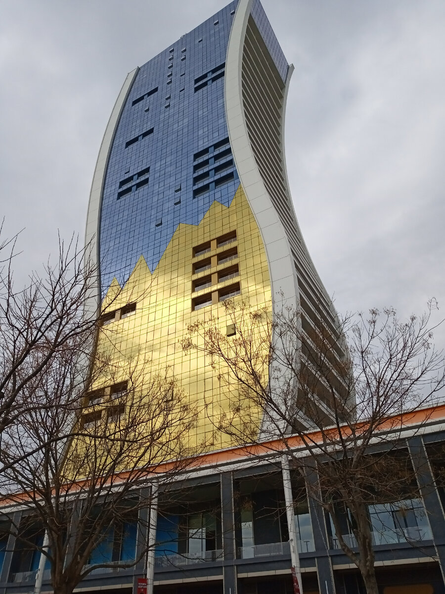 Небоскребы причудливой формы