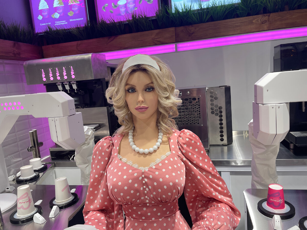 Дуняшу на фото вы наверняка уже все видели. 