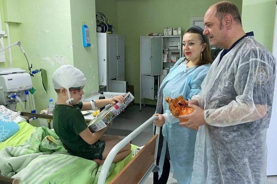     В больнице ребенка навестили следователи. Фото: СУ СКР по НСО