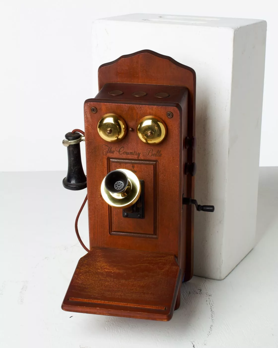 Первые Телефонные аппараты а. Белл 1876). Телефон 1876 года