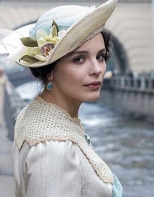 Ксения Лукьянчикова в роли Софьи Беккер в сериале "Крылья империи"