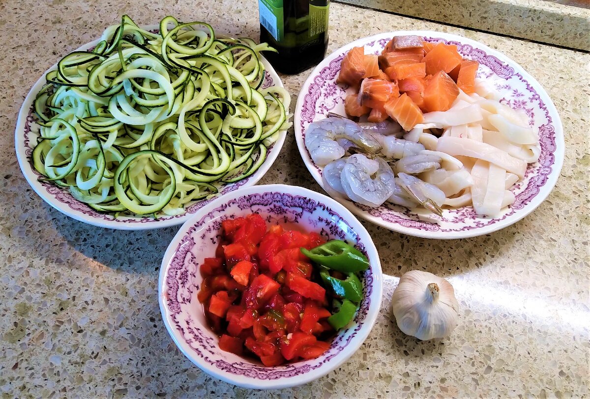 Паста из кабачка с морепродуктами