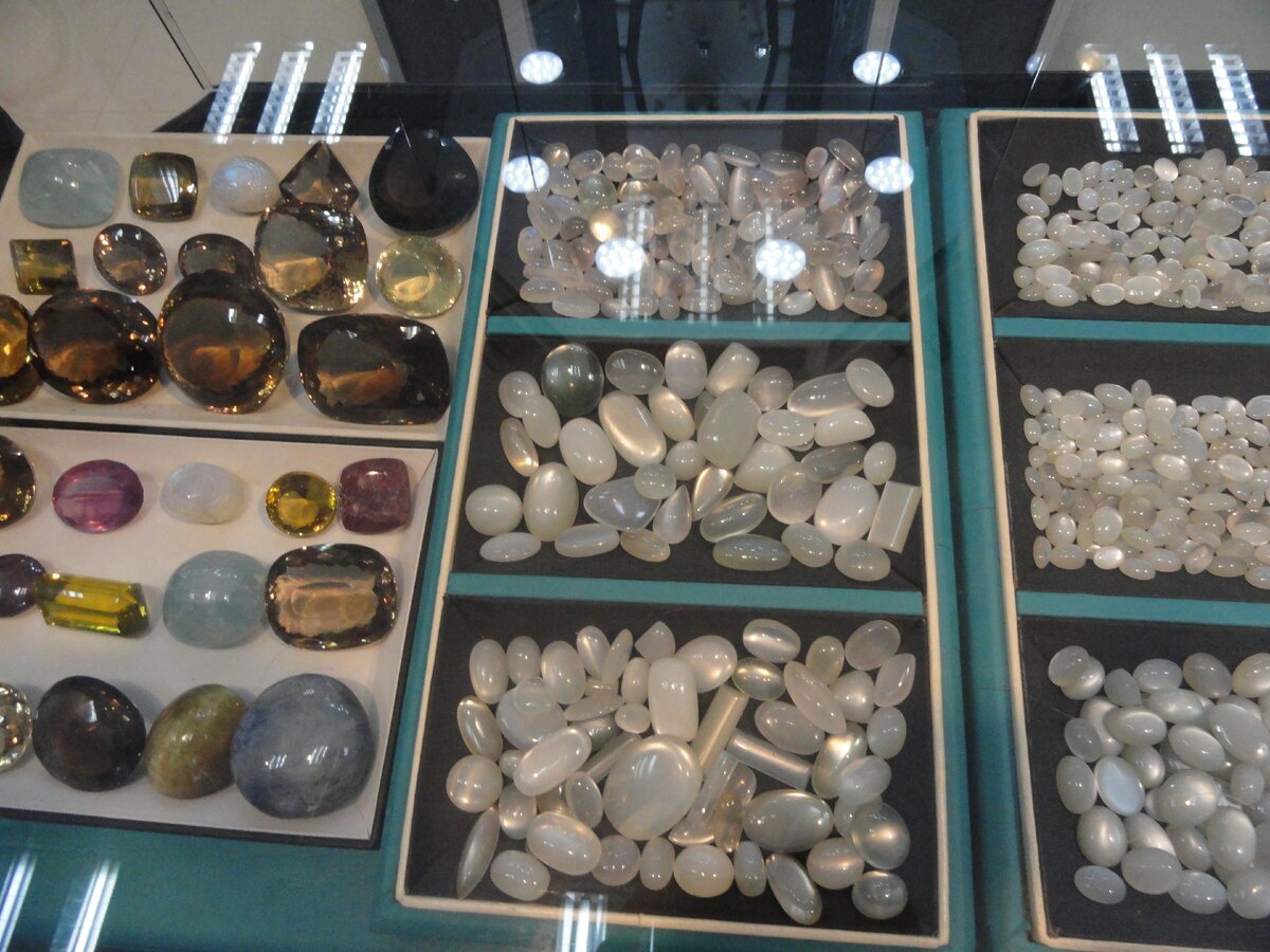 шри ланка драгоценные камни