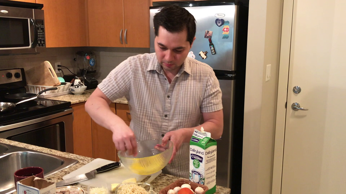 "Пицца" из макарон на сковороде. Сытный завтрак 