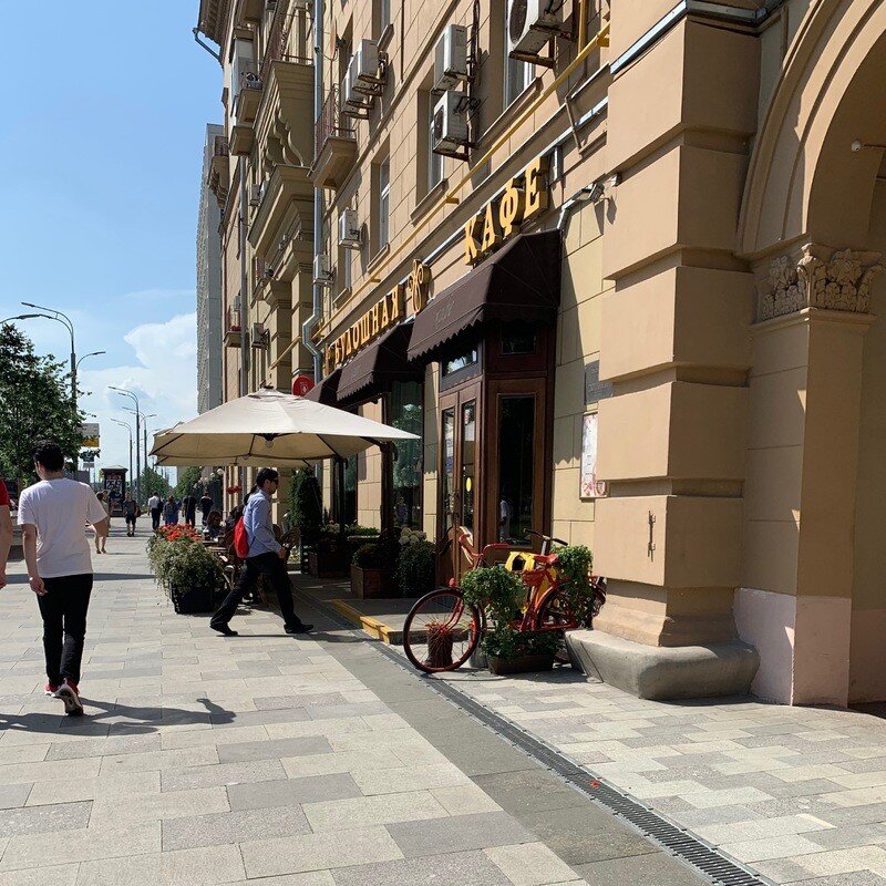 Улица Житная возле ресторана "Булошная".