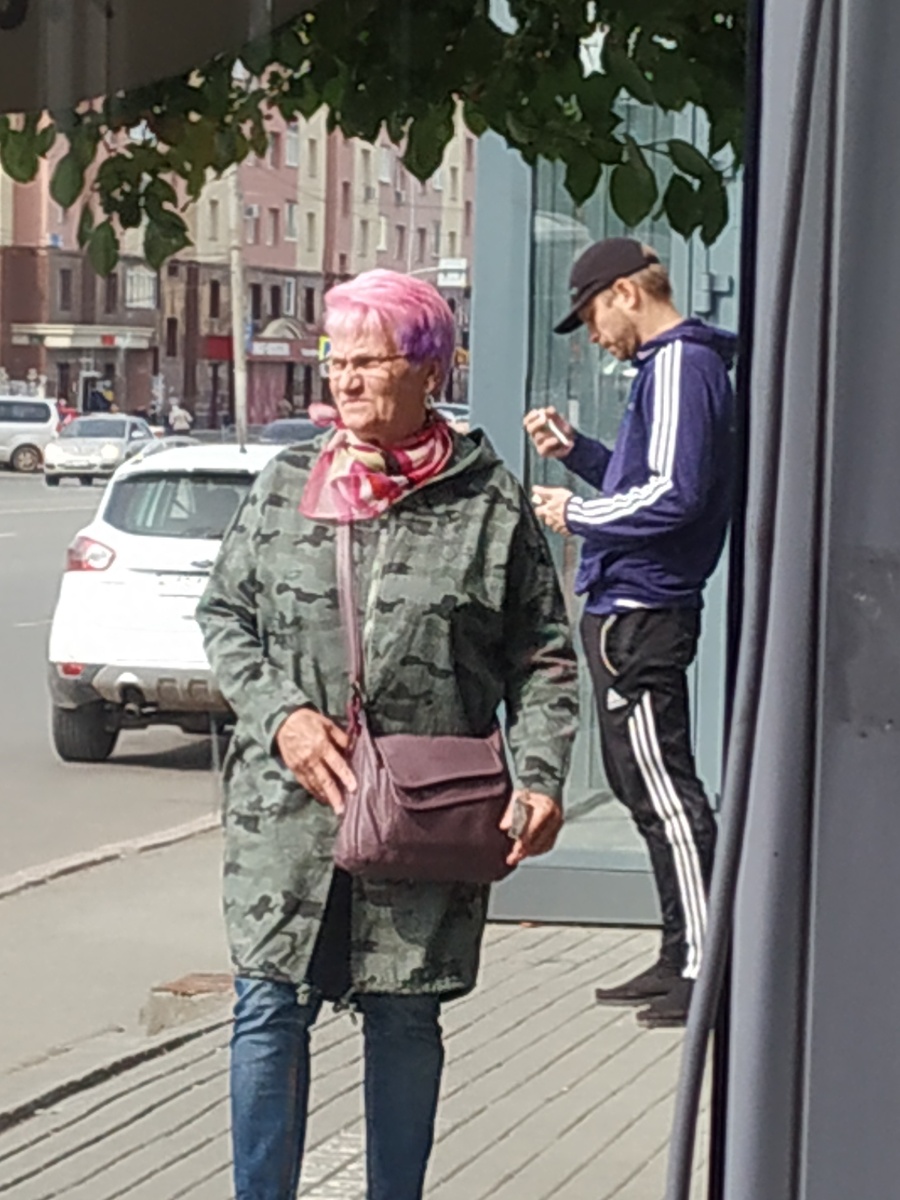 Влюбилась в ее цвет волос!