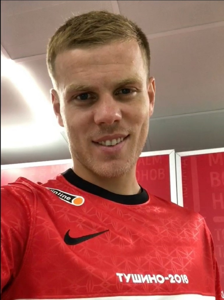 В форме "Спартака" Александр Кокорин на поле в официальных матчах пока не появлялся. Фото ФК "Спартак"  