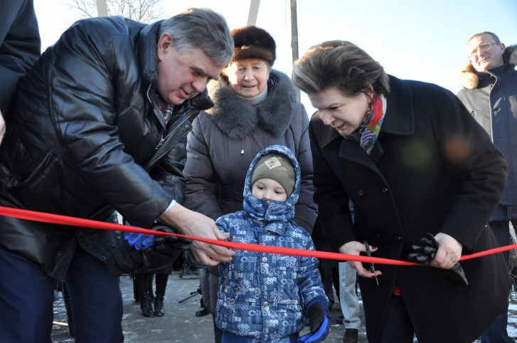 На открытие приехали Валентина Терешкова и губернатор Сергей Ястребов