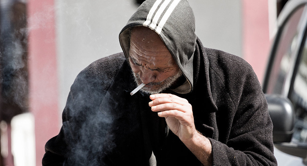 Похоже, что курение вскоре станет уделом элиты и мажоров.