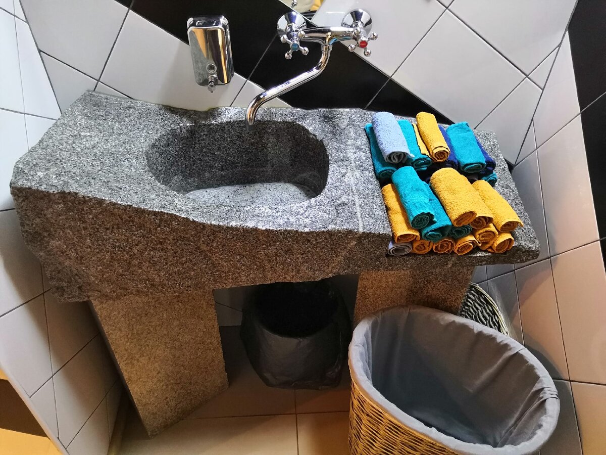 Забота об экологии это то, что меня легко подкупает. Кстати, как по вашему, что экологичнее - шаровой или вентильный смеситель?