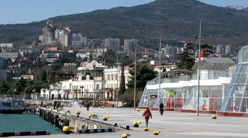 "Эта установка будет строиться в поселке Николаевка, на берегу моря, 30 км там прямая линия (до Симферополя). Могу сказать, что в стране таких проектов никто никогда не реализовывал", – цитирует агентство "Крыминформ" Аксенова.