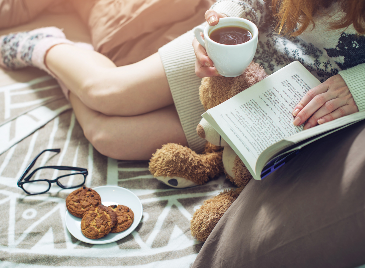  
"При всех благах цивилизации , книги остаются лучшим наслаждением" Р.У. Эмерсон