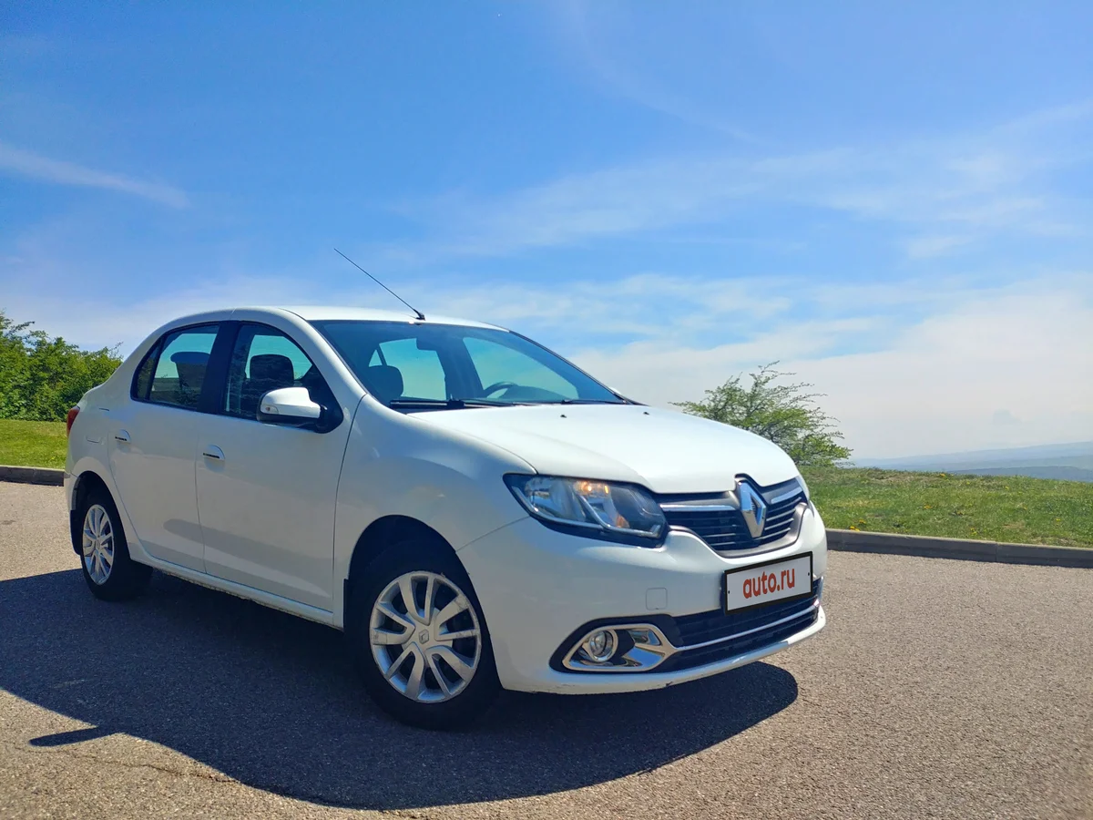Рено 2 поколение. Renault Logan 2. Рено Логан 2015 белый. Renault Logan II 2015. Рено Логан 2015