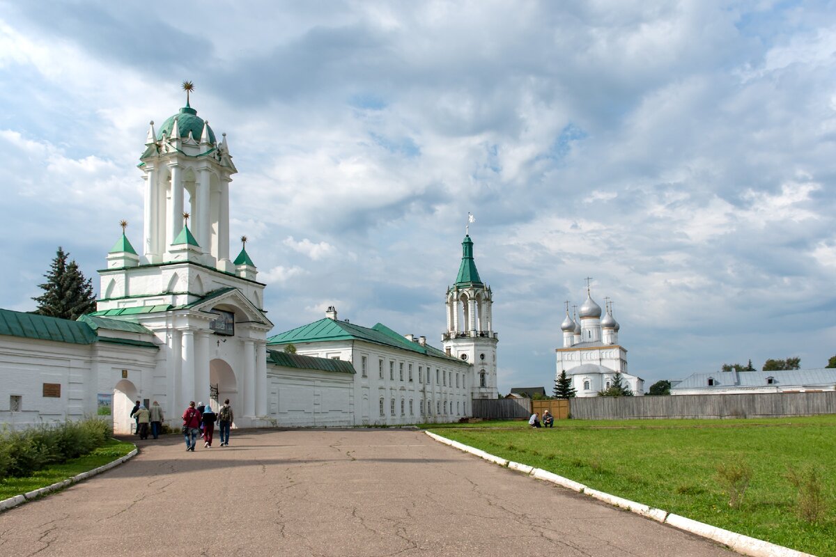 Святые ворота