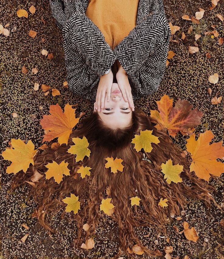 Фото необычное и подходит для дам с длинными шикарными волосами. Здесь они будут смотреться беспроигрышно