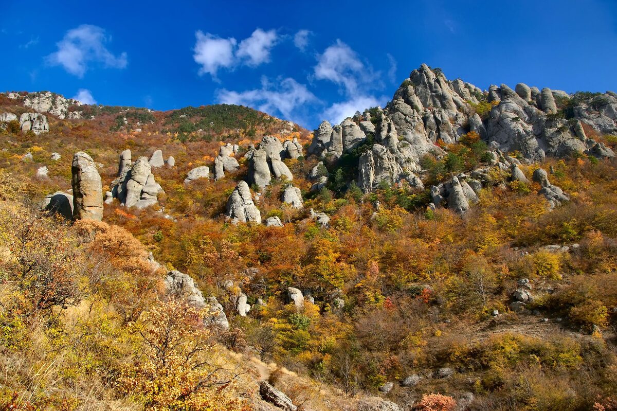 Гора Демерджи осенью.