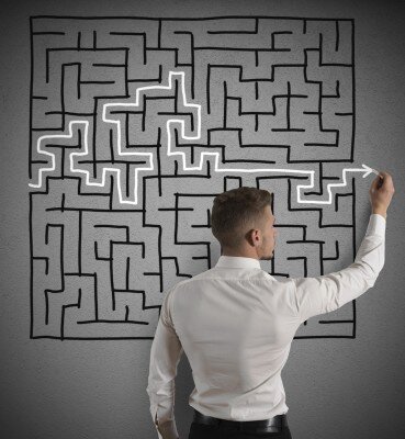 В некоторых отраслях период окупаемости достаточно длительный, например, при разведении животных, хотя в случае с выращиванием овощей такого сказать нельзя. При удачном исходе окупить затраты можно за один сезон урожая. Однако даже здесь существуют риски – может не взойти рассадный материал, из-за погодных условий может погибнуть часть урожая, у растений тоже бывают болезни и часто они повреждают большую территорию насаждений. Все эти нюансы нужно учитывать.