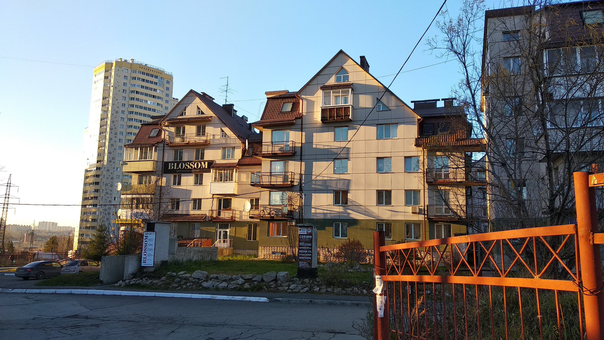 Малоэтажное жилье на Пединституте, Новосибирск. Осень 2019.