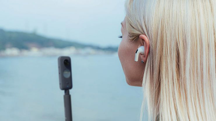 
К ONE X2 можно подключить наушники Bluetooth