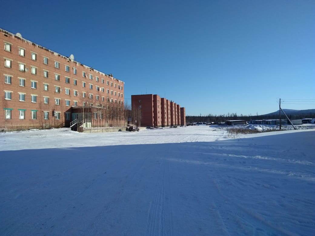 Заполярье. Пгт. Светлогорск. Дом главного героя истории.