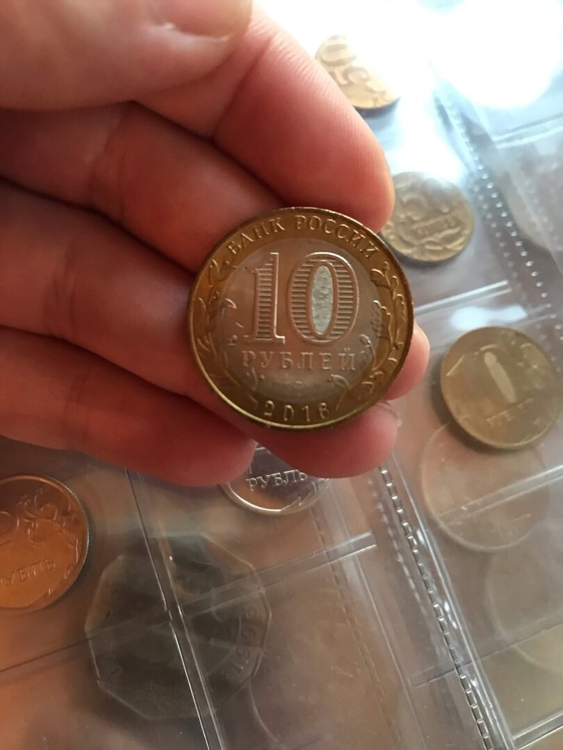 три тысячи рублей купюра. 50 копеек на прозрачном фоне. который стоит 3000 рублей. подарочный сертификат на 5000 рублей. куртка стоила 3000 рублей её цена повысилась на 3450.