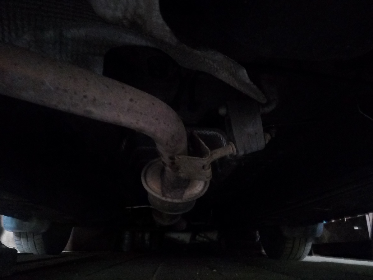 Отгорело среднее крепление.