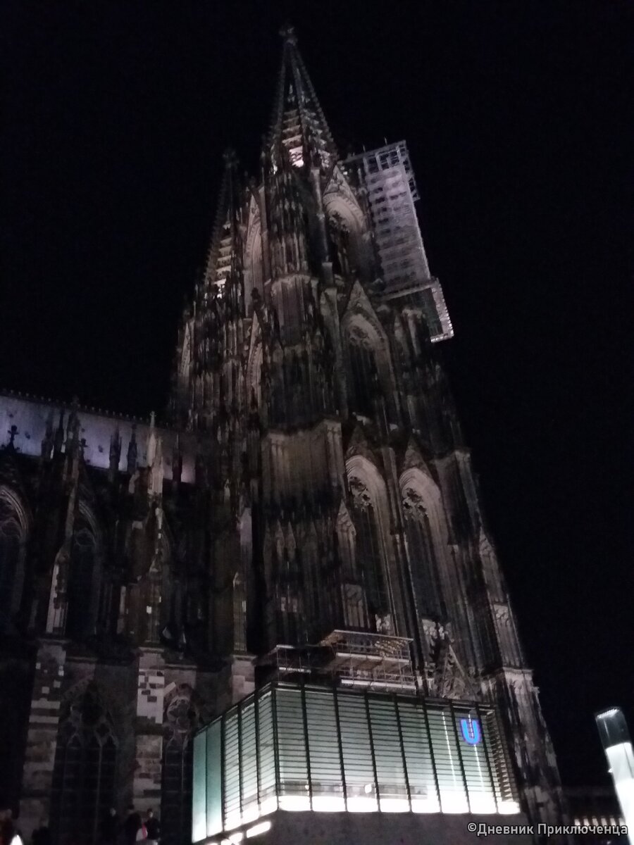 Кёльнский собор. Листайте вправо, чтобы посмотреть остальные фотографии