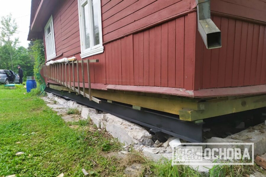 Устройство свайно-винтового фундамента с монтажом свай внутри дома. Замена полов. СНТ Лотос