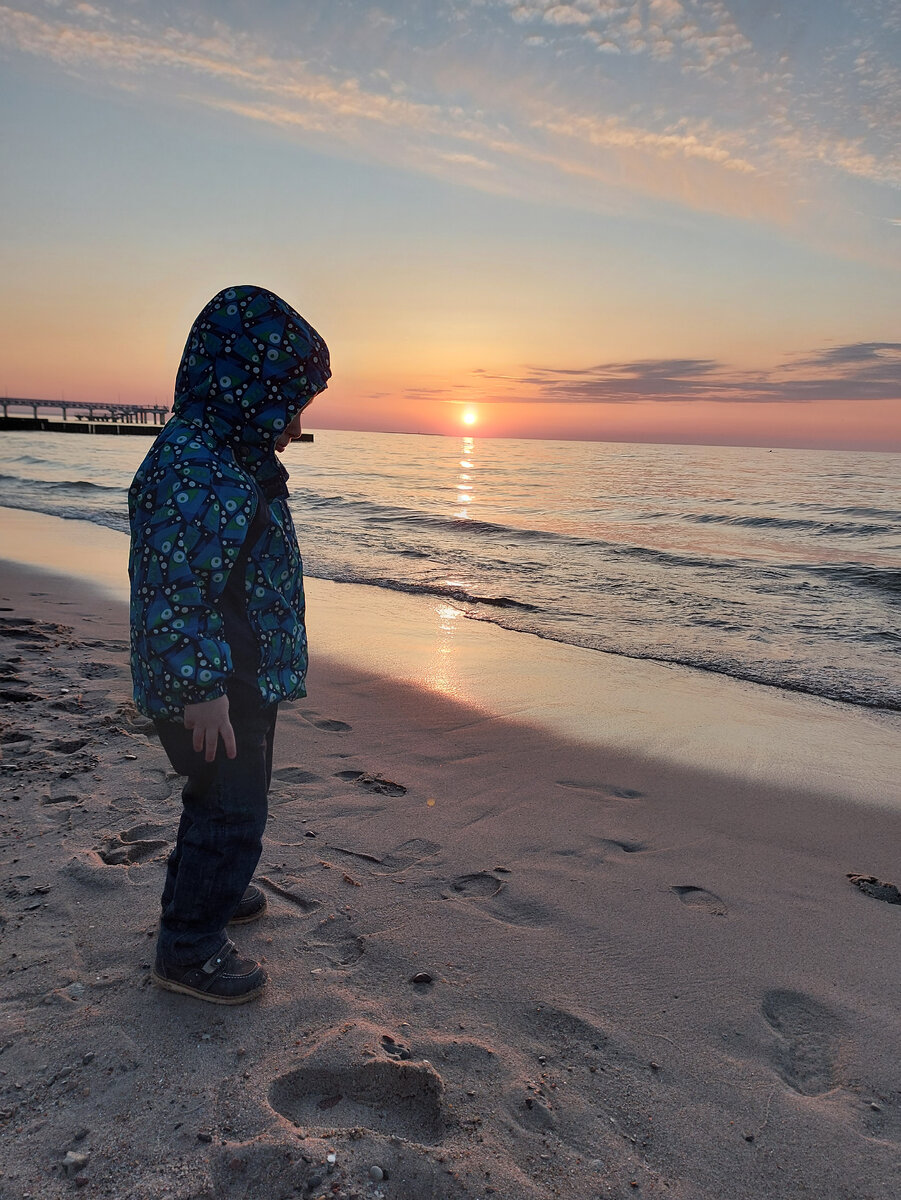 Моря много не бывает, тем более Балтийского))) Там что пусть будет такая заставка!