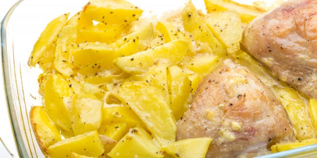 Курица с картошкой в рукаве – 8 рецептов запеченной курицы с пошаговыми фото