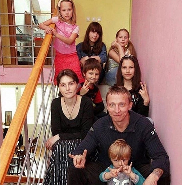 Фото: https://www.vokrug.tv/pic/product/9/5/6/c/956cb16d8c26eabf24136f7d967156e2.jpg