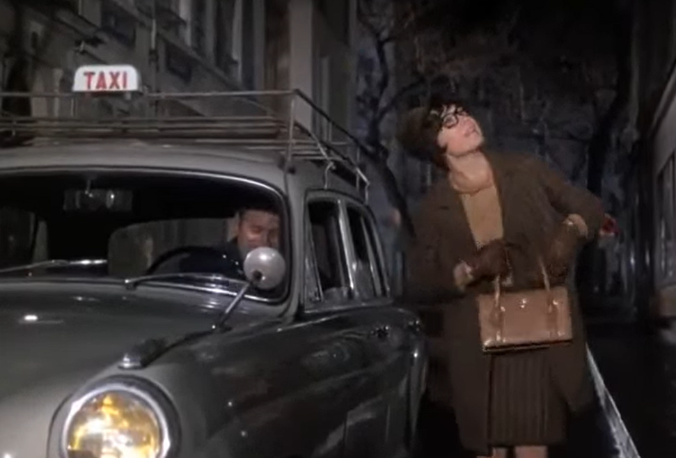 Мария Тереза вернулась домой раньше, чем ожидал её муж