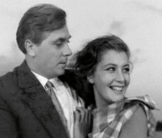 Анатолий Кузнецов и Кюнна Игнатова в фильме "Повесть о молодожёнах" 1959 года