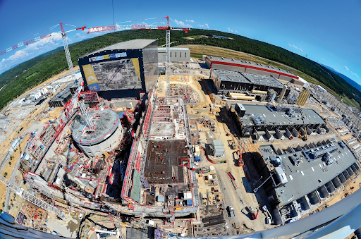 ИТЭР, строительство. ITER (ИТЭР; изначально англ. International Thermonuclear Experimental Reactor; в настоящее время название связывается с латинским словом iter — путь) — проект международного экспериментального термоядерного реактора типа токамак.