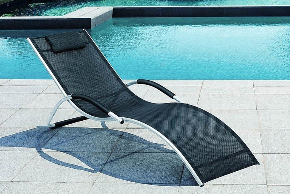 Шезлонги садовые. Лежаки для бассейна. Шезлонги москва бассейн. Шезлонг пластиковый 4villa белый. Шезлонги москва бассейн.