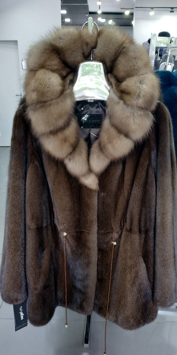 Шуба из норки цвет "пепел" отделка мехом куницы