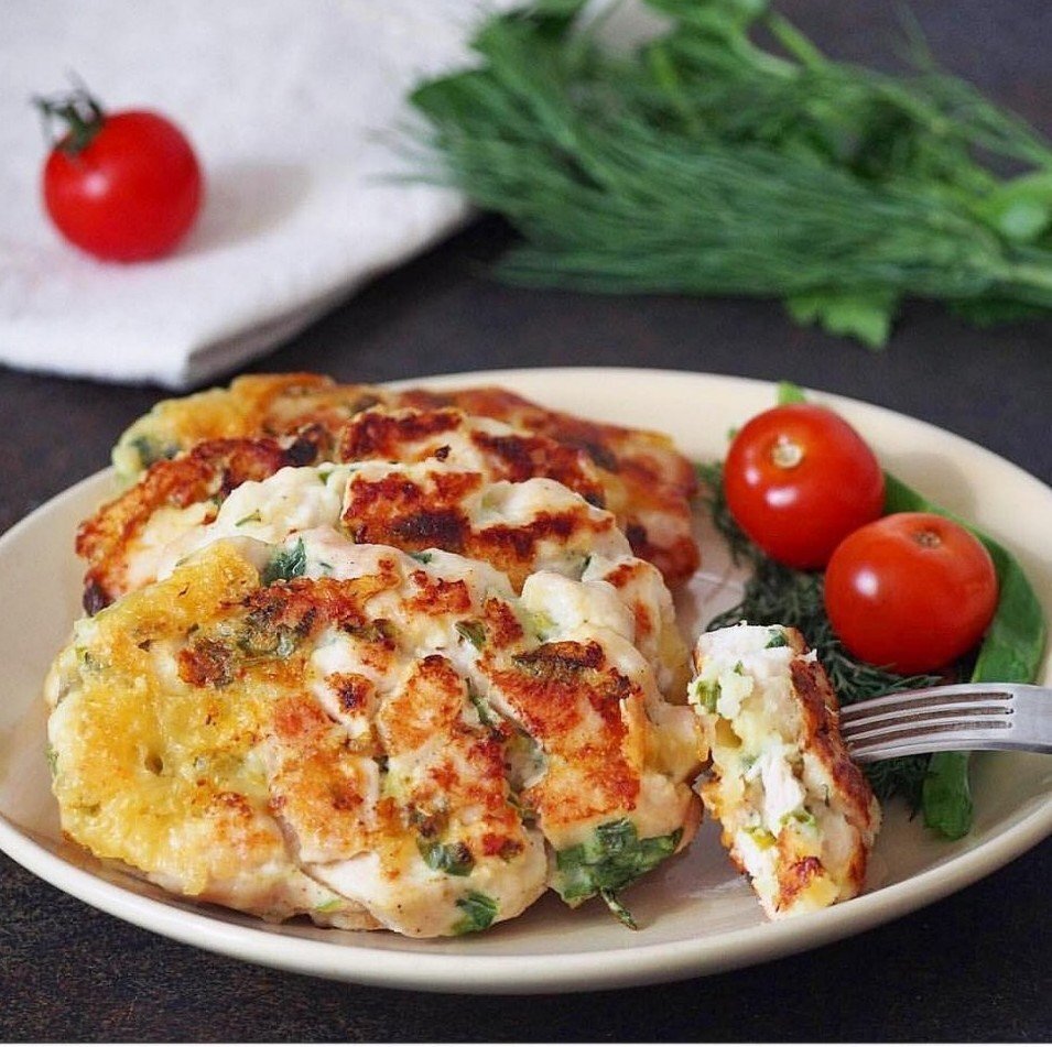 Самые легкие, вкусные, сочные, потрясающие рубленые котлетки)))